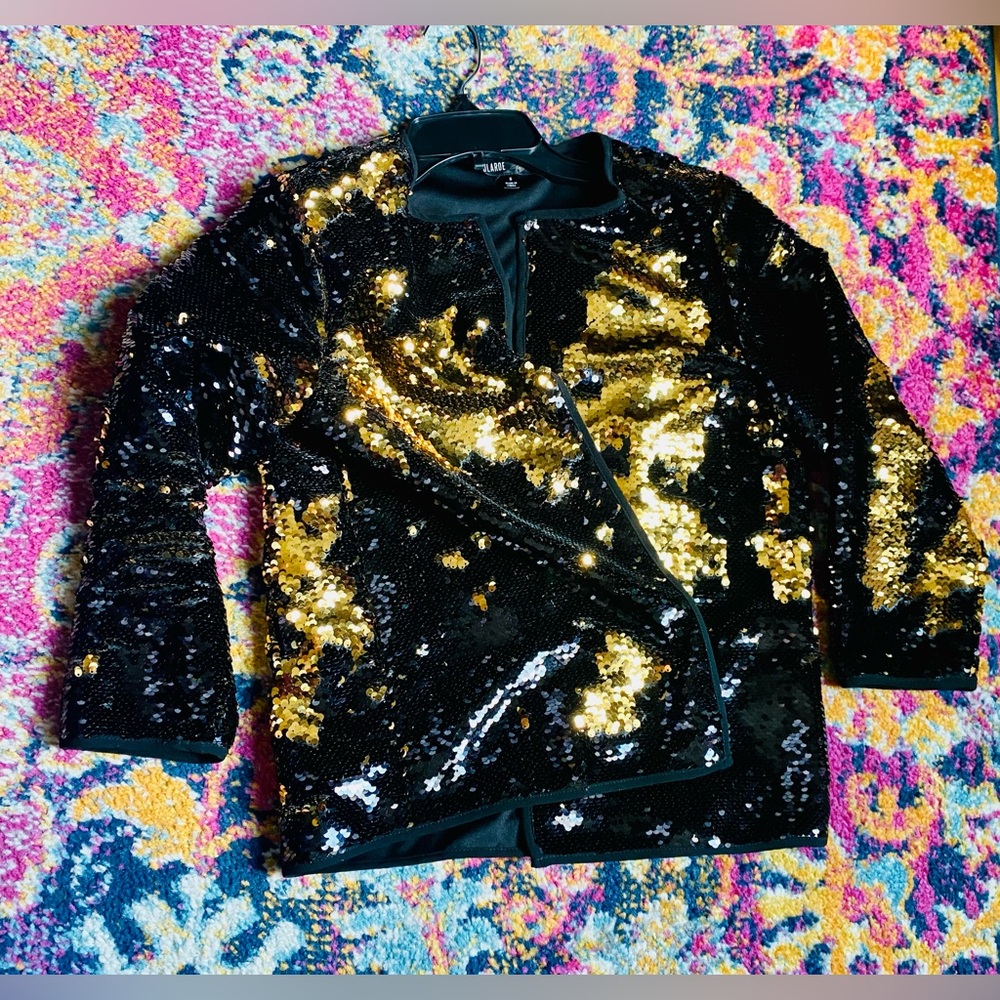 Lularoe Stella ELEGANT Bolero Jacket SMALL EUC FESTIVAL RAVE GOLD BLACK SEQUINS